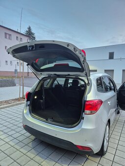Kia Carens, 1.7crdi. 7-mist. Manual - 17