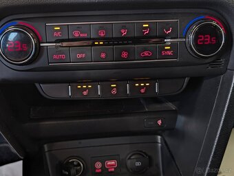Kia Cee´d SW 1.6CRDi 100kW KAMERA, LANE, ČR - 17