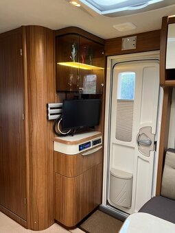 Hledám výměnu za vestavbu: Luxusní karavan Hymer Eriba Nova - 17