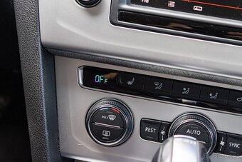 Volkswagen Passat DSG /Masáž/LED svetlá/Adaptívny tempomat - 17