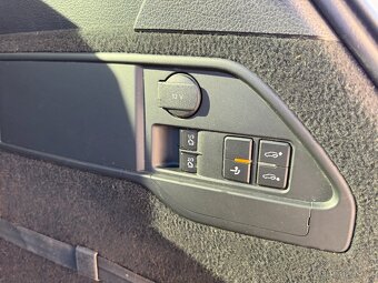 VW Touareg 3.0TDI, 193KW, 2016, panorama., tažné, nová STK - 17