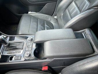 VW Touareg 3.0 R-Line, 4x4, kůže, TOP výbava - 17