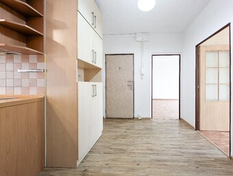 Pěkný byt 2+1 s balkonem / zděné jádro / Moravský Krumlov - 17