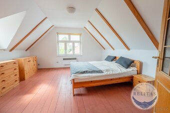 Prodej rodinného domu 200 m², pozemky 841 m² - 17