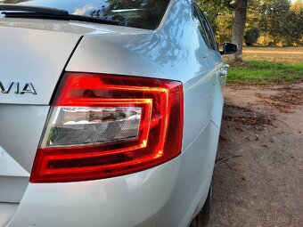 Škoda octavia 2,0 tdi 110 kw 2014 výbava - 17
