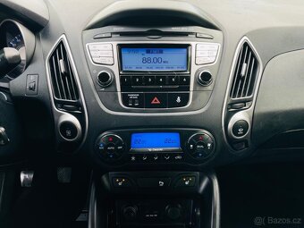 Hyundai ix35 2.0CRDi 4x4 MANUÁL VÝHŘEV TAŽNÉ SERVISKA - 17