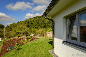 Novostavba zděného domu 4kk určená ihned k nastěhování - 17