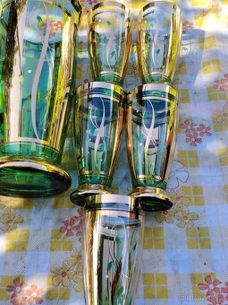 Zelený skleněný džbán a 5 skleniček - 17