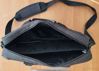 Taška pro notebook, CD disky, batohy na záda i do ruky - 17