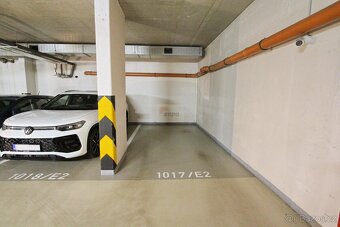 Pronájem bytu 2+kk s balkonem a parkovacím stáním Praha 9 Vy - 17