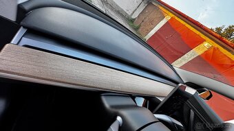 Tesla Model 3 Long Range - 17