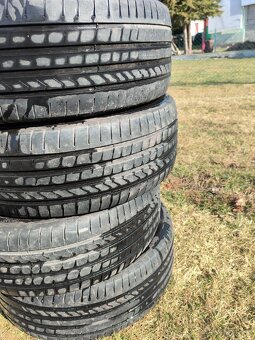 Pneu Mercedes Benz V 235/55R 17 - 17