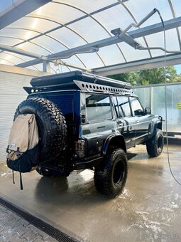 Nissan Patrol y60 expediční vůz - 17