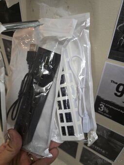 Různé USB huby USB / USB-C nové - 17