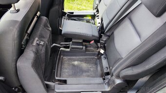 MAZDA 5 2.0MZR-CD 7míst - 17