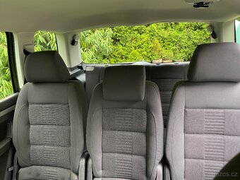 VW Touran 1,4 TSI 103 KW 7 míst nové rozvody - 17