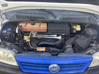 OBYTNÉ AUTO BURSTNER - ZIMNÍ VERZE AUTA , KRÁSNÝ STAV - 17