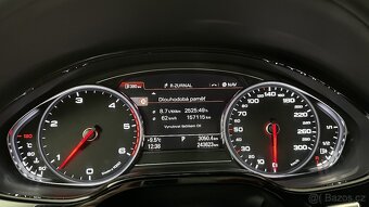 AUDI A8, V8 4.2 / ZACHOVALÝ STAV / TOP VÝBAVA - 17