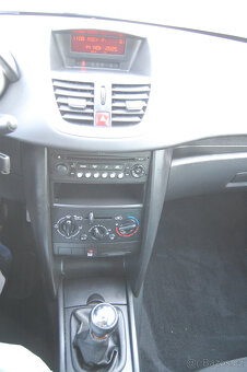 Peugeot 207SW 1.4i - 17