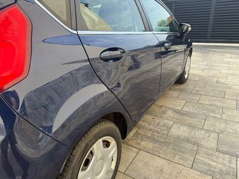 Ford Fiesta 1.2i 60kW/2010/5 dveří / klima/ Výhřev - 17