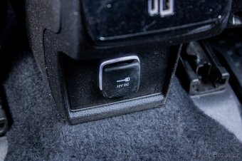 Jeep Compass 1.5 e-Hybrid Night Eagle II / NELAKOVANÉ - 17