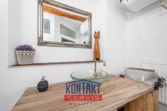 Nabízíme k prodeji stylově zařízený Apartmánový dům v podhů - 17