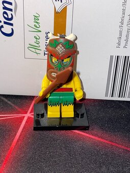 Lego postavičky nebo součástky - 17