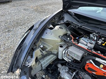 VÝKON ZDVIHU TESLA 3  DVOJITÝ MOTOR S DLOUHÝM DOSAHEM  Rok v - 17