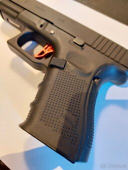 Prodám: WE GLOCK 19 GEN 4 - TOP STAV + SPOUSTA PŘÍSLUŠENSTVÍ - 17