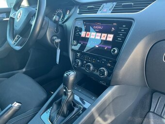 Škoda Octavia Combi 2.0 TDI RS DSG - 17