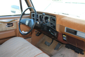 1988 GMC Suburban Sierra Classic 1500 2WD 5.7 V8 - 17