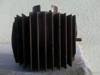 Jawa 50/550/555- kryt řetězu ,nádrž, hlava, válec, klakson - 17