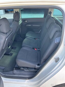 Peugeot 5008 1,6 eHDi, r.v. 2014,7 míst, AUTOMAT, tažné zař. - 17