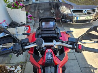 Honda ADV 350, r.v. 2022, naj. 2057 km,TOP stav Výfuk Mover - 17