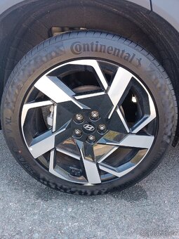 Hyundai SANTA FE 2,2 CRDI automat 4/23 PREMIUM ČR TOP 4200km - 17