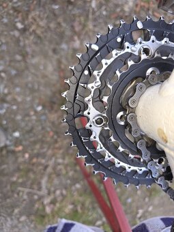 Horské kolo MTB Trek 8000 robustní a ultralehké - 17