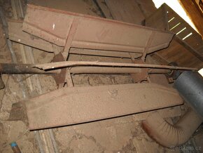 E 512-517 boční plechy žací lišty - 17