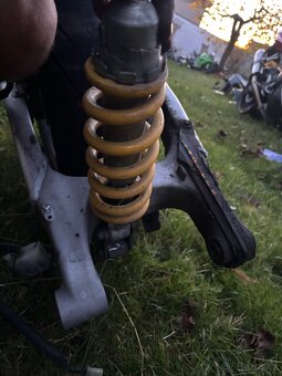 Podvozek na Honda VTR 1000F Firestorm - 17