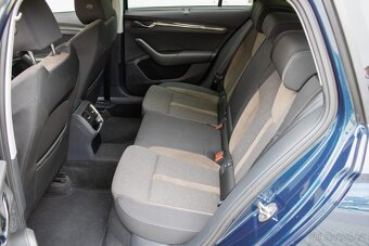 Škoda Octavia Combi 2.0 TDI Scout 4x4 DSG - 17