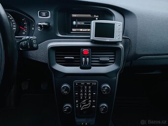 Volvo V40 2.0D3 130KW 5V MANUÁL KAMERA ODPOČET DPH 1 MAJITEL - 17