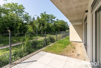 Pronájem bytu 2+kk s terasou a parkovacím stáním, 53 m2 - Pr - 17