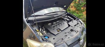 Auris Toyota 1.6 benzin černý - 17