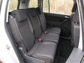 VW Touran 1,2 TSI, r.v. 02/2016, 7 míst, pravidelný servis - 17