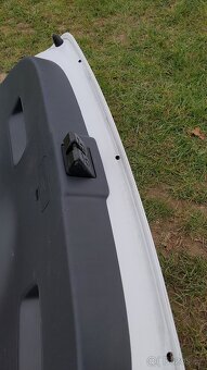 HYUNDAI i30 – DVEŘE KUFRU BÍLÉ 5DV - 17