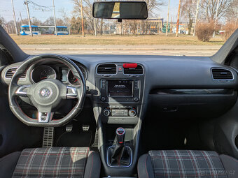 Volkswagen Golf, GTI 2.0 TSI 155 kW - manuál - 17