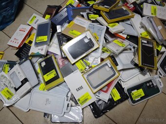 1000 kusů obalů na telefony a ochranných skel - 17