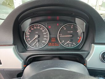 BMW Řada 3, 320d 130kW M-paket Xenon - 17