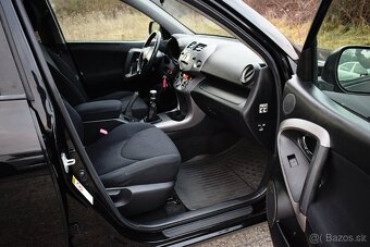 Toyota RAV4 2.2D 4x4 Top stav - 17