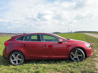 Volvo V40 D4 2.0L 140kW momentum - 17