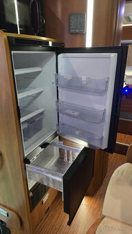 Obytný vůz karavan Laika Kreos 7009 - 17